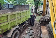 Atasi Banjir di Manggala, Pemkot Turunkan Excavator Normalisasi Drainase