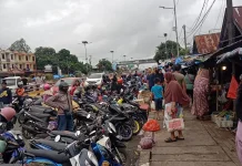Perumda Pasar Makassar Turunkan Tim Atasi Pedagang Tumpah jelang Lebaran,