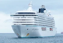 SPJM Layani Kedatangan Kapal Pesiar Crystal Serenity Makassar