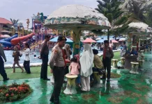Ribuan Pengunjung Padati Grand Waterboom Maros, Polisi Perketat Pengamanan