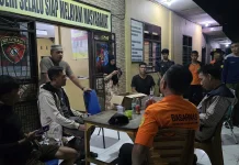 Air Bah Sungai Kalimborang Seret Dua Wisatawan