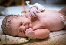 Penyebab Bayi Tidak Menangis saat Dilahirkan
