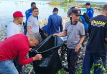 Polres Parepare Ikut Aksi Bersih Pantai Cempae Bersama TNI