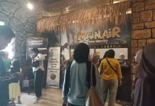 Wahana Main Air Dipadati Pengunjung pada Akhir Pekan