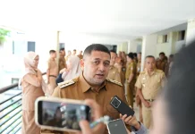 Armada Minim, Ratusan Ton Sampah di Makassar Tak Terangkut
