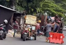 PKL Mariso Bongkar Lapak Sendiri, Dukung Penataan Kota