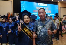 Putri Petugas Keamanan Unibos Raih Mahasiswa Terbaik Wisuda ke-69