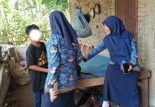 Demi Siswa, Guru MIN Maros Susuri Pelosok hingga Kandang Sapi