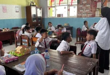 Pemerintah Mitigasi Kepunahan Bahasa Melalui Kurikulum Sekolah Dasar