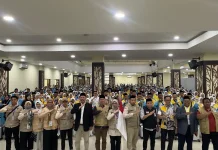 Wakil Ketua PPIH Embarkasi Makassar Lepas Kloter 3 UPG Asal Bone