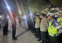 Mengantar Tamu Allah, Polres Gowa Kawal Keberangkatan Jemaah Haji Kloter 7