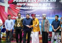 Hadiri Paskah Jemaat Tamalanrea, Munafri Tekankan Persatuan dalam Kebersamaan