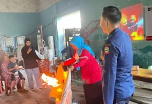 Pertamina Latih Gunakan APAR ke Warga Sekitar Operasional