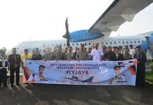 Gubernur Sulsel Luncurkan Penerbangan Perdana Masamba-Makassar