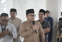Lepas 343 JCH, Wabup Gowa Ingatkan Jamaah Jaga Kesehatan dan Kekompakan