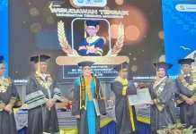 UT Makassar Wisuda Ratusan Mahasiswa, Wabup Sidrap Beri Pesan Inspiratif