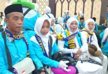 Menggenggam Mimpi Ibu, Zakiyah Berangkat Haji di Usia Muda