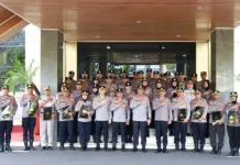 Kapolda Sulsel Beri Penghargaan Personel Berprestasi