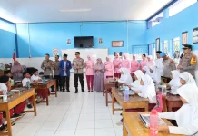 Kapolrestabes Makassar Memastikan MBG Tepat Sasaran Penerima Manfaat