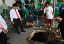 Wali Kota Parepare Turun Langsung Pantau Pengerukan Drainase