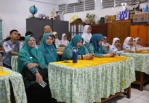 TP PKK Makassar Goes to School, Edukasi Pelajar Kelola Sampah dari Maggot