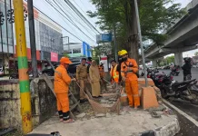 Respons Aduan Publik, Kecamatan Panakkukang Benahi Trotoar Jalan Nasional