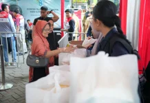 Pertamina Regional Sulawesi Salurkan Seribu Paket Sembako Murah