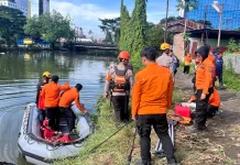 Empat Warga Lompat ke kanal Pampang, 3 Selamat, 1 dalam Pencarian