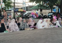 Ribuan Warga Makassar Padati Jalan Pettarani,  Laksanakan Salat Idul Adha