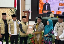 Cetak Sejarah Dua Kloter, Bupati Sidrap Sambut Kepulangan Jamaah Haji Kloter 2