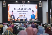 Bupati Gowa Sambut Kepulangan Jemaah Haji Kloter Lima