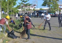 Satgas Trisila-26 Laksanakan Bersih Pantai di Makassar