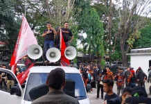 BLH PP Sulsel Gelar Demo di DPRD Kota Makassar Terkait Lingkungan