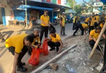 Hari Bhayangkara ke-80, Polres Maros Tebar Semangat Gotong Royong di Pasar Tramo