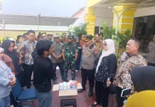 Pedagang Kelapa Muda Benteng Rotterdam Akan Direlokasi ke Pasar Kampung Baru