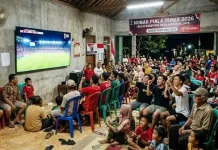 Tips Jaga Kesehatan meski Bergadang Menonton Piala Dunia