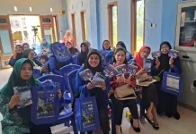 PKM Unismuh Makassar Sosialisasikan PMB di Desa Timbuseng