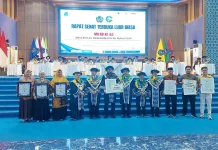 Unismuh Makassar Beri Umrah Pegawai Berprestasi