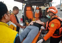 Basarnas Makassar Evakuasi ABK asal Vietnam yang Alami Sakit Mendadak