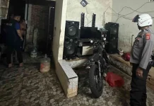 Aparat Polsek Manggala Membubarkan Pesta Minuman Keras