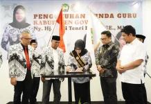 Pengukuhan Pertama di Sulsel, Wakil Bupati Gowa Siap Bersinergi dengan Bunda Guru