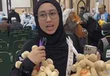 Jemaah Haji Asal Gowa Ini Borong Boneka Unta dan Puji Pelayanan Petugas Haji