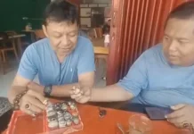 Pedagang Batu Akik Maros Setia Menjaga Tradisi Warisan Leluhur