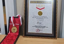 Sukses Hijaukan Lingkungan, MAN 3 Kota Makassar Diganjar Rekor MURI