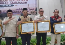 PPIH Embarkasi dan Debarkasi Makassar Beri Penghargaan Sejumlah Stakeholder