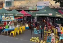 Pedagang Es Kelapa Muda Tambah  Ragam Kuliner Pasar Kampung Baru