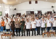 Pemkot Parepare Salurkan Seragam Sekolah Gratis