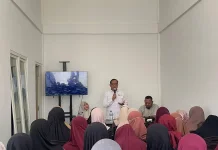 OJK Sulselbar Perkuat Literasi Keuangan Keluarga Nelayan di Sinjai
