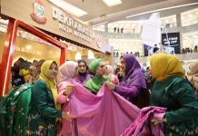 Produk UMKM Binaan Dekranasda Makassar Laris Manis
