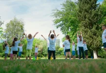 Cara Bijak Membangun Kemandirian Anak di Sekolah Baru